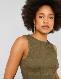 Top sans manches smock&eacute;