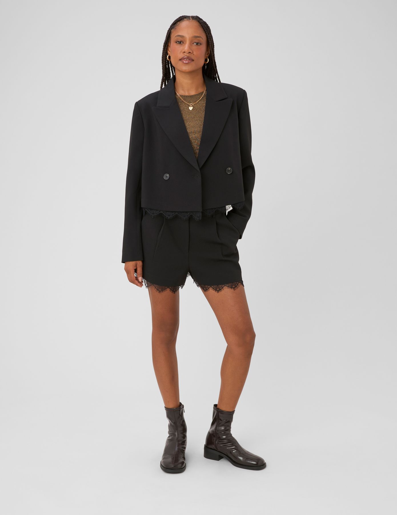Veste tailleur courte dentelle