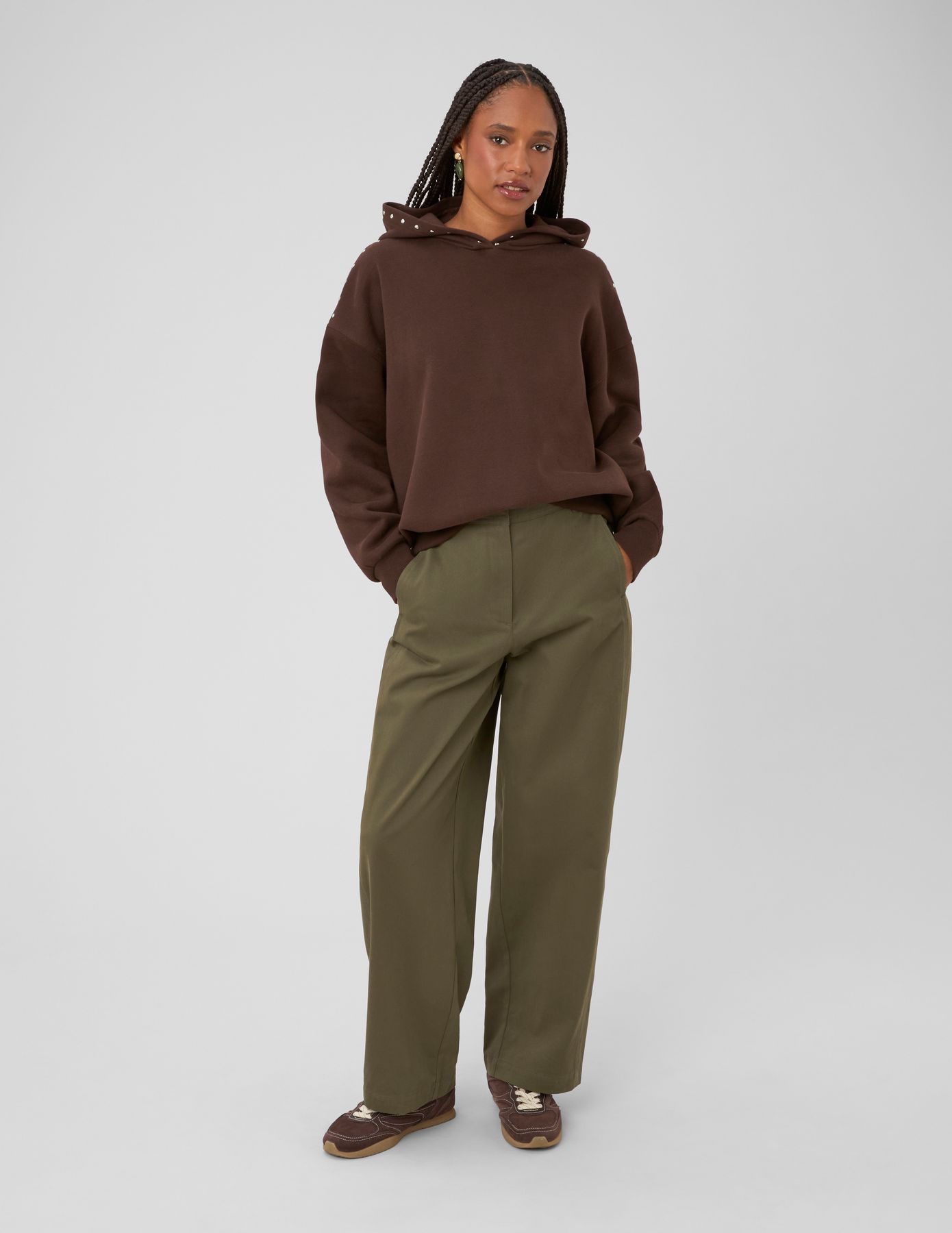 Sweat capuche &agrave; studs