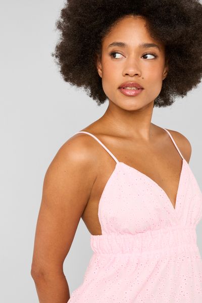 Robe courte en broderie anglaise