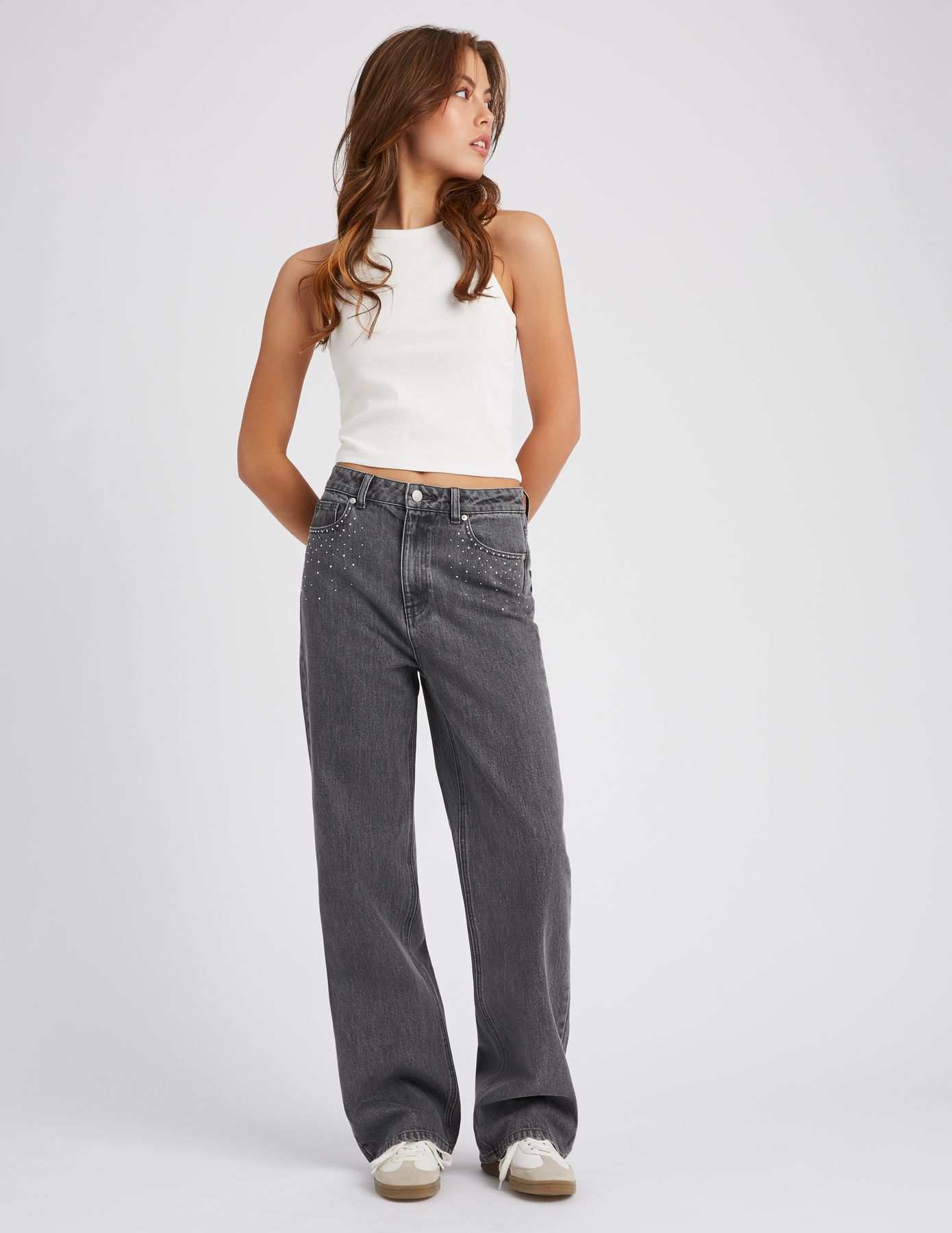Jean straight &agrave; strass