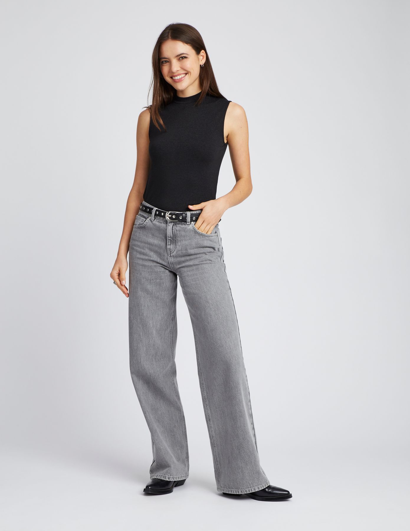 T-shirt sans manches col montant