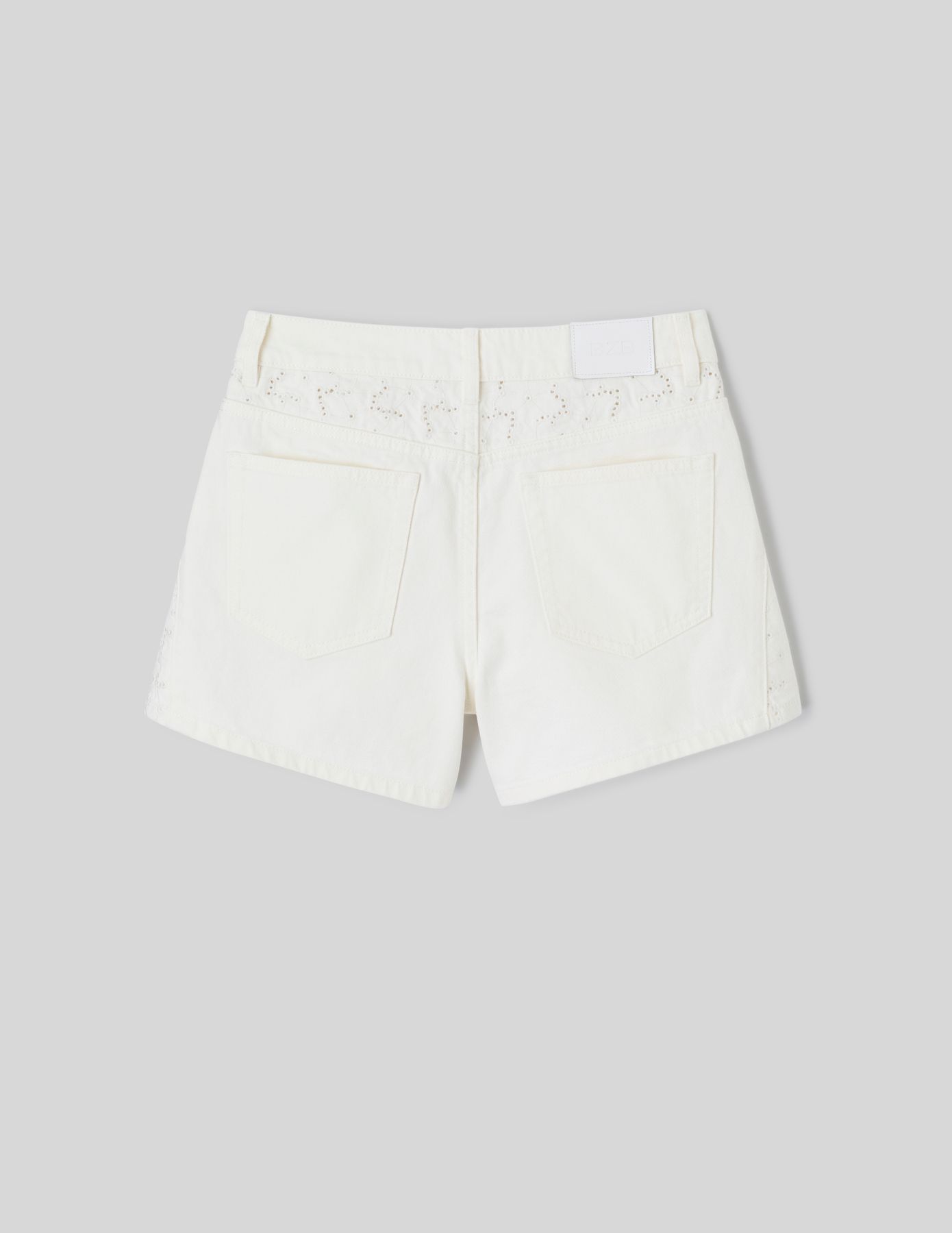 Short denim broderie anglaise