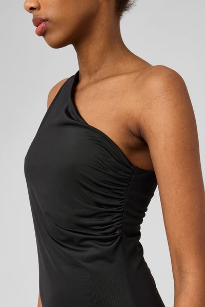 Robe longue &eacute;paule d&eacute;nud&eacute;e