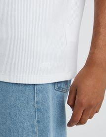 T-shirt structur&eacute; c&ocirc;tes