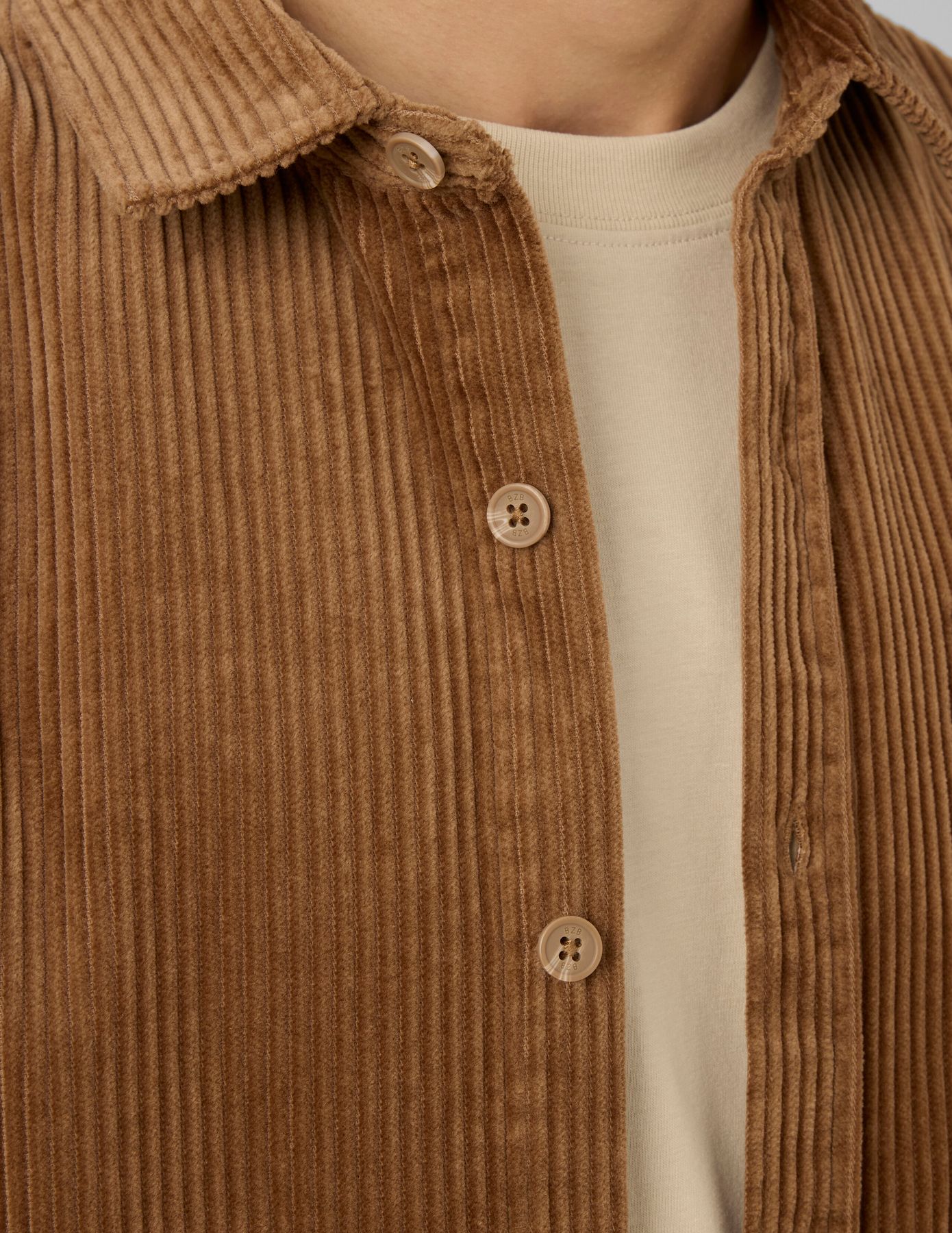 Chemise en velours c&ocirc;tel&eacute;