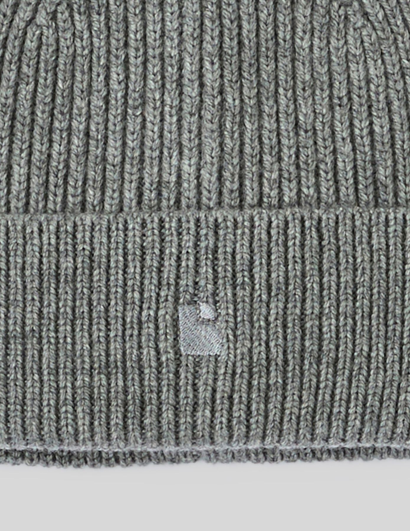 Bonnet en maille c&ocirc;tel&eacute;e