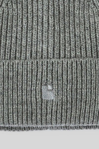 Bonnet en maille c&ocirc;tel&eacute;e