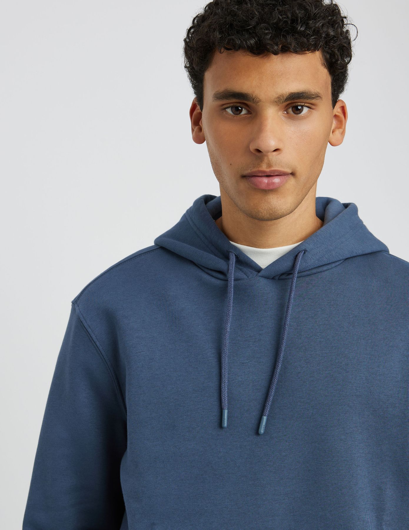 Sweat basique à capuche