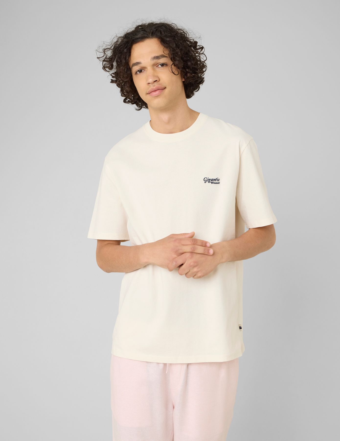 T-shirt imprim&eacute; et brod&eacute;
