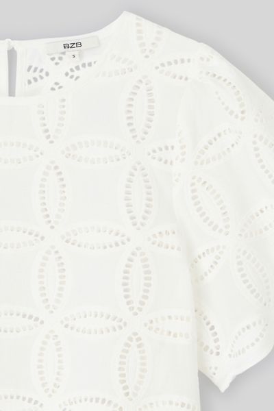 Blouse en broderie anglaise