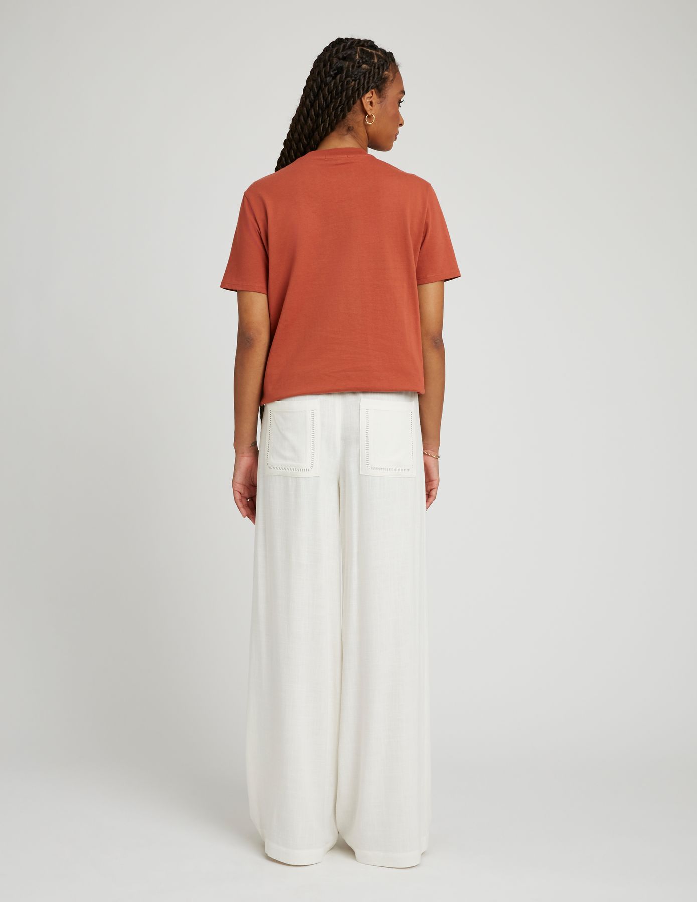 Pantalon fluide détail broderie