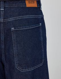 Jean skater à découpes