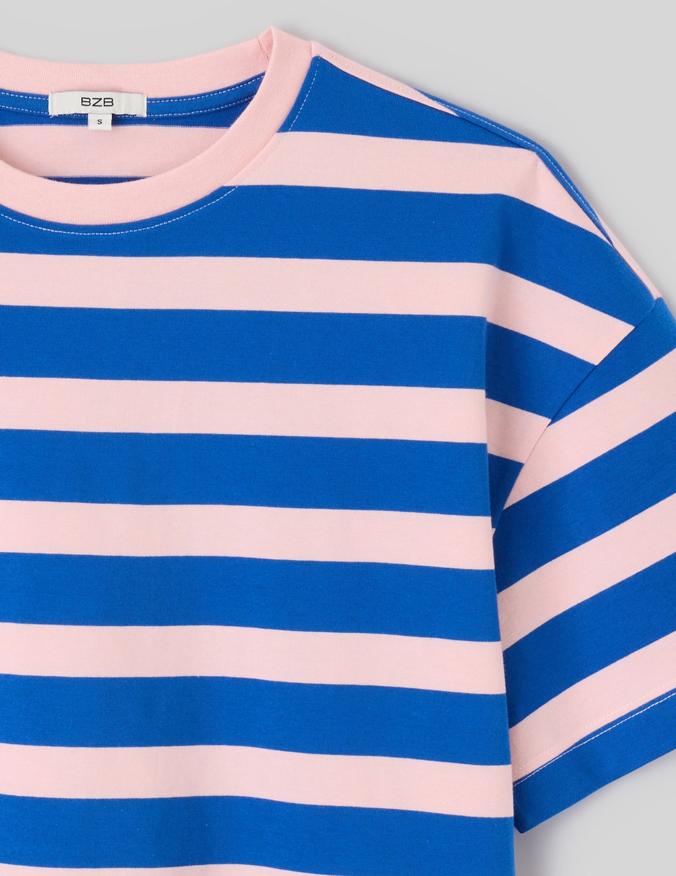 T-shirt crop ray&eacute;