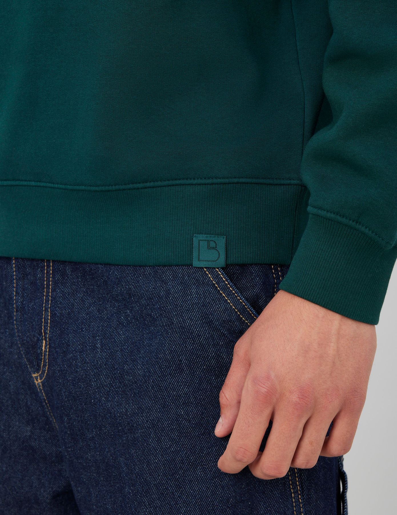 Sweat broderie poitrine