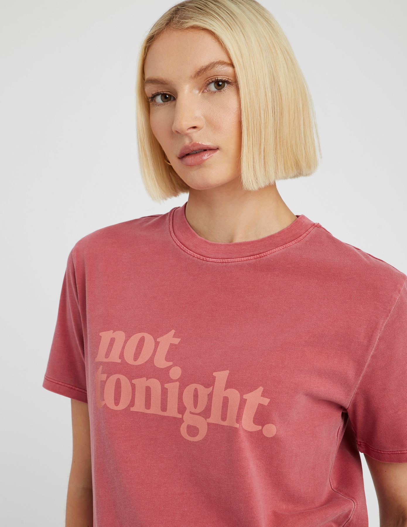 T-shirt d&eacute;lav&eacute; imprim&eacute;