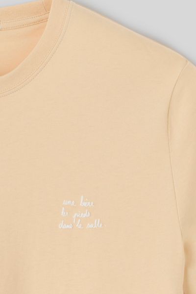 T-shirt message poitrine