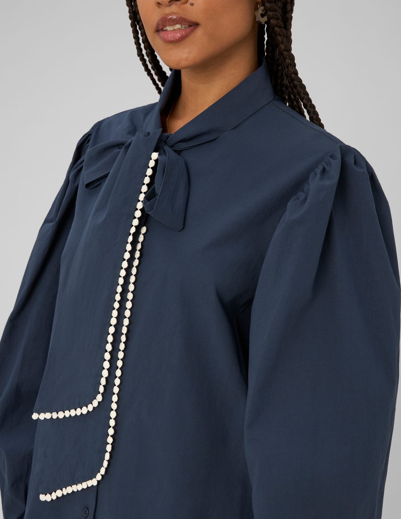 Blouse &agrave; col lavali&egrave;re