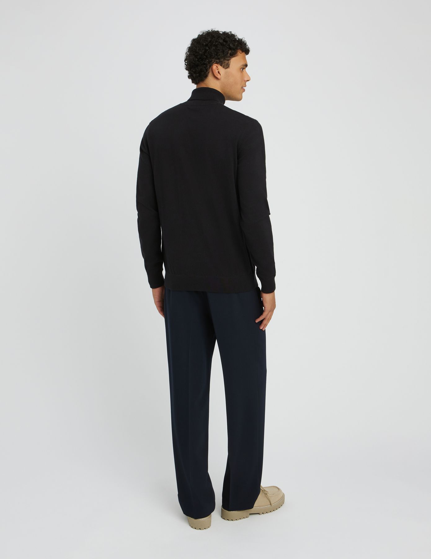 Pull col roulé
