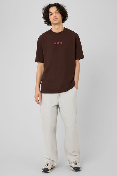 T-shirt broderie poitrine