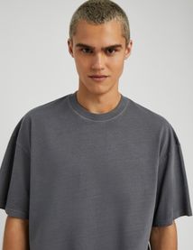 T-shirt oversize d&eacute;lav&eacute;