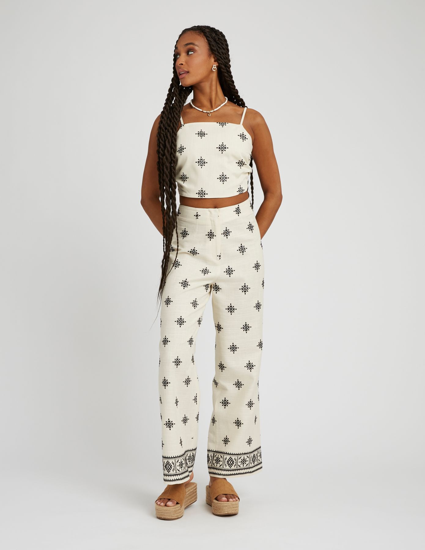 Pantalon brodé