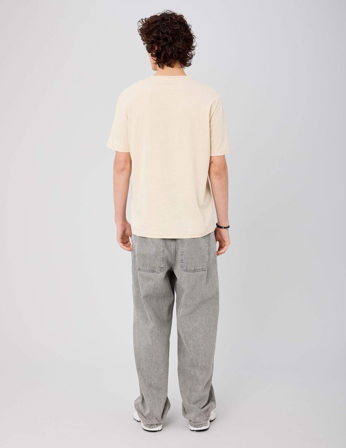 T-shirt broderie poitrine