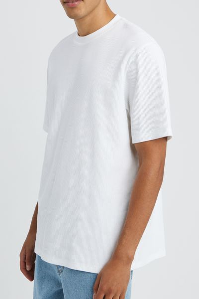 T-shirt structur&eacute; c&ocirc;tes