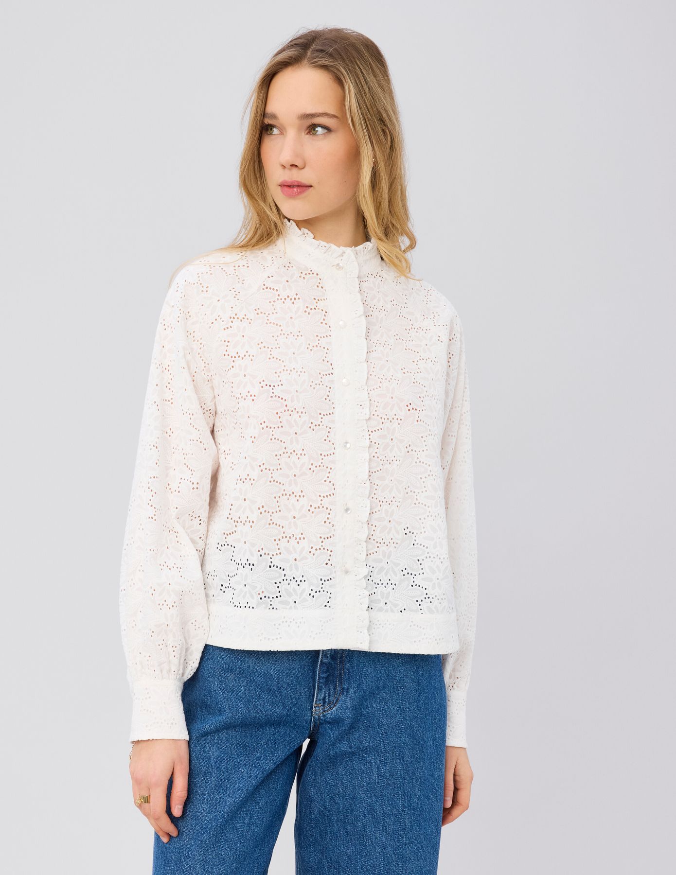 Chemise col montant broderie anglaise