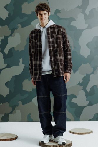 Jean loose à découpes