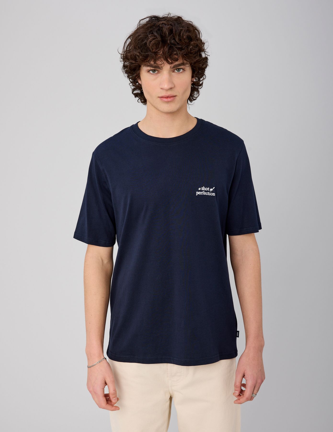 T-shirt broderie poitrine