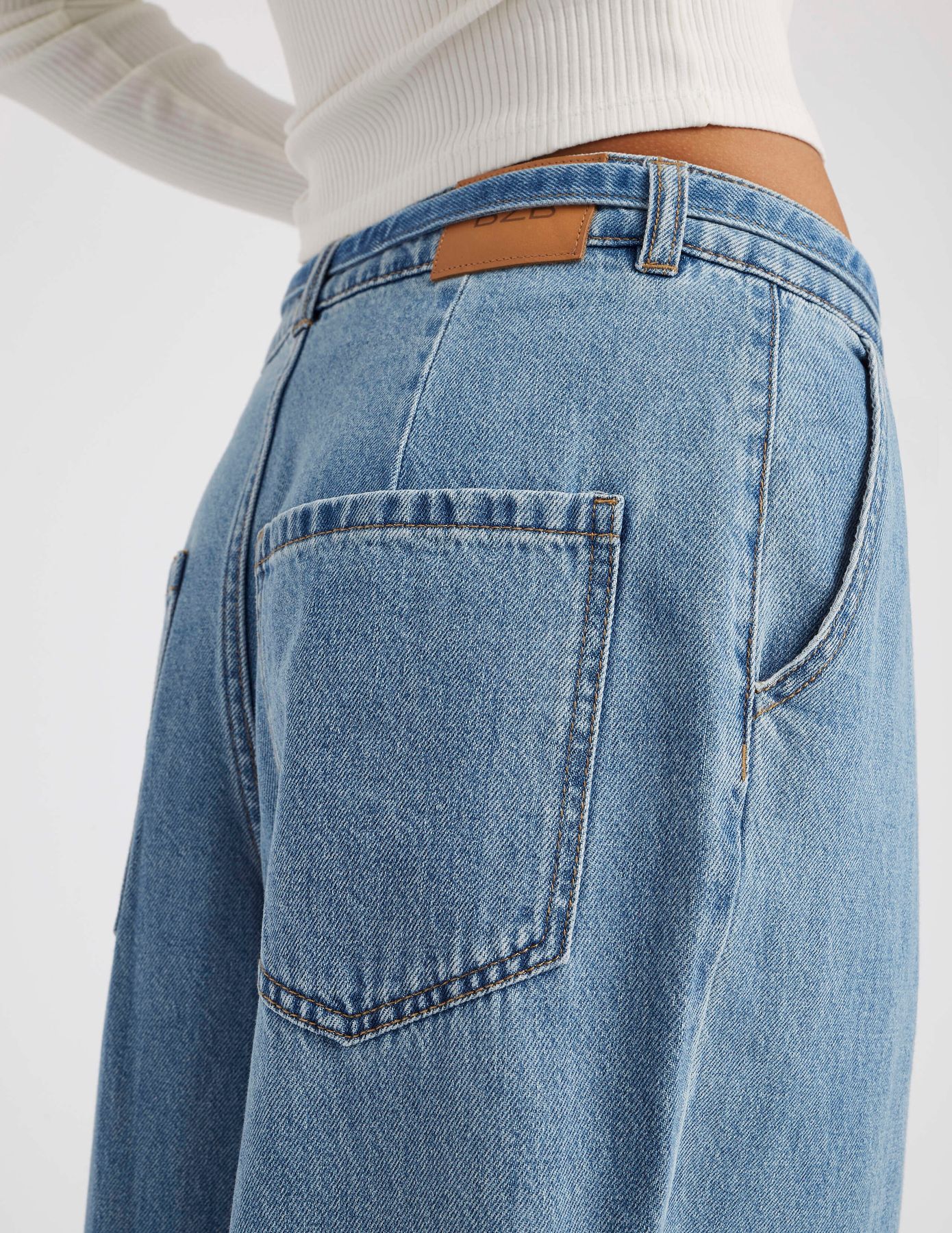 Jean wide leg &agrave; pinces