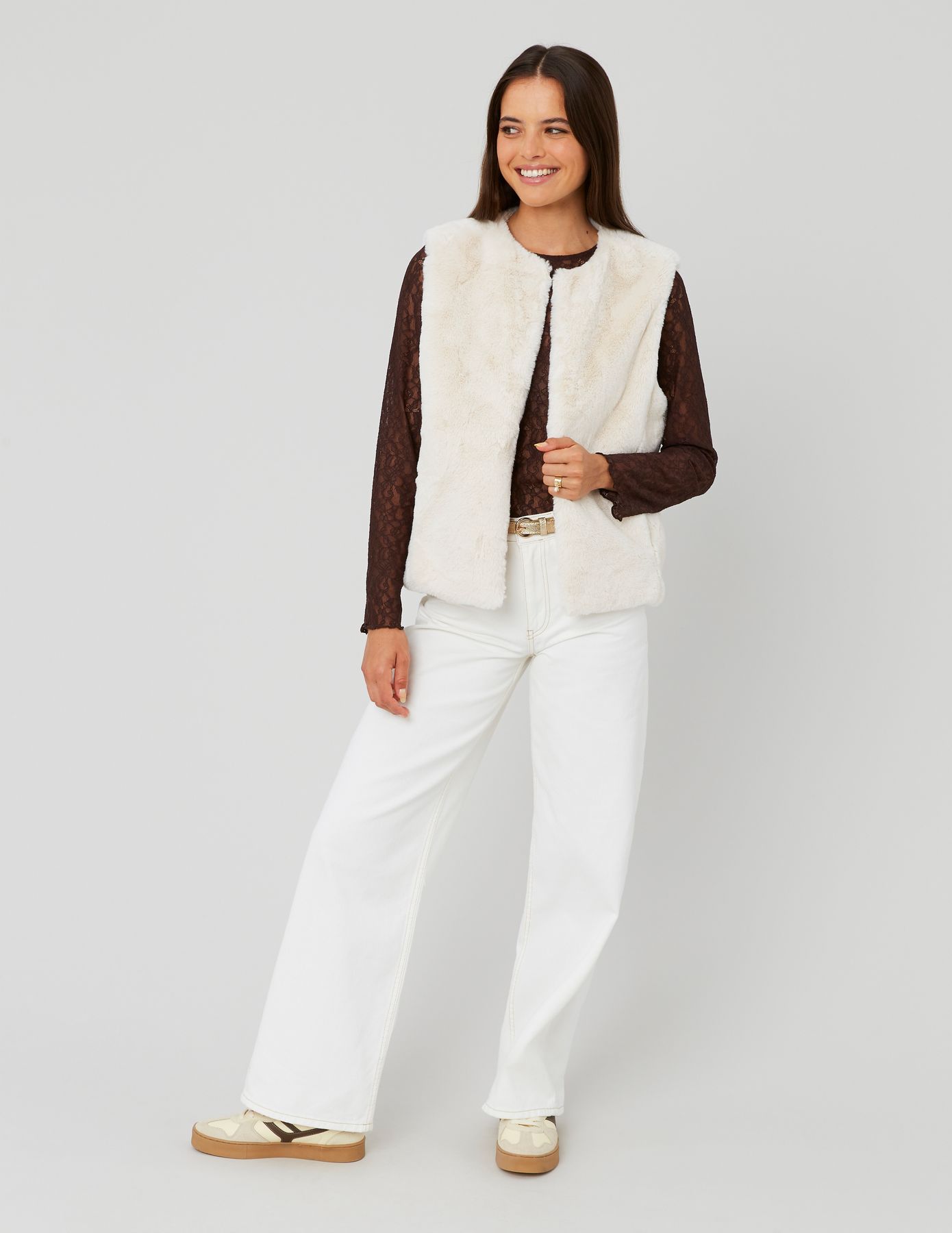 Veste matière duveteuse sans manches