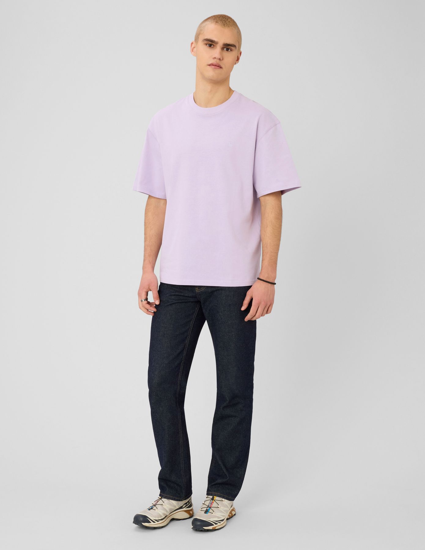 T-shirt logo poitrine