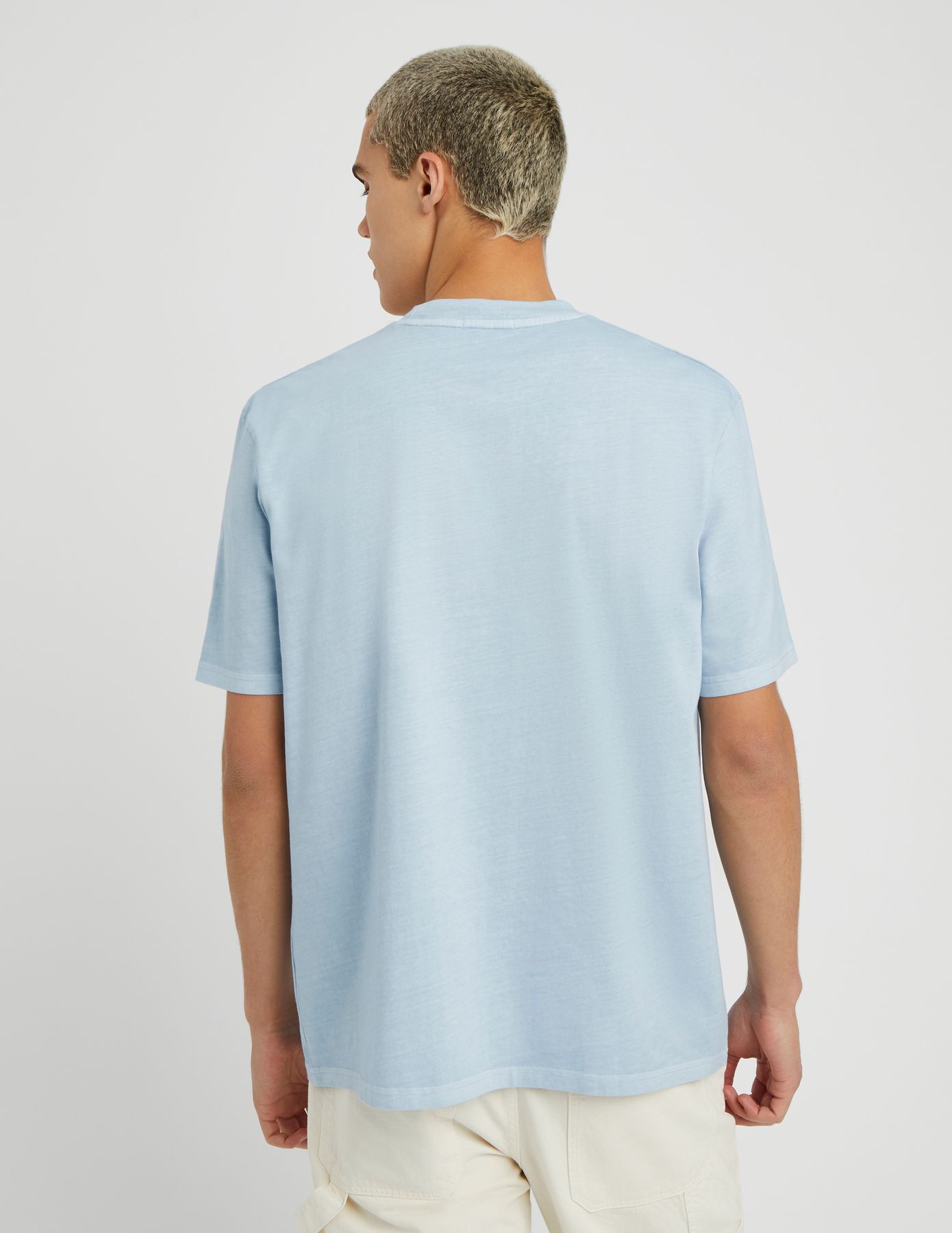 T-shirt lourd d&eacute;lav&eacute; brod&eacute;