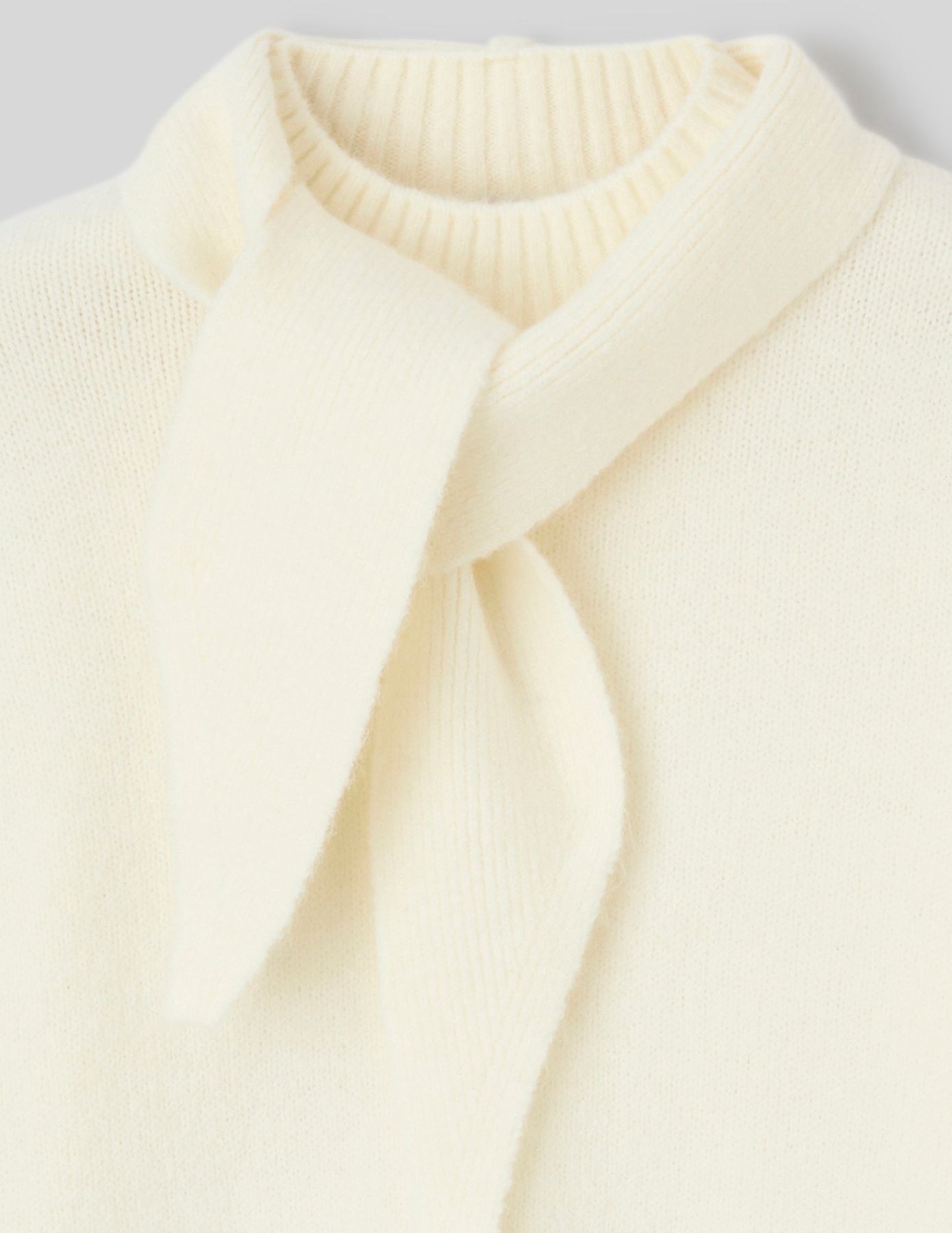 Pull &agrave; col nou&eacute;