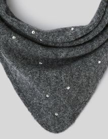 Foulard triangle &agrave; strass