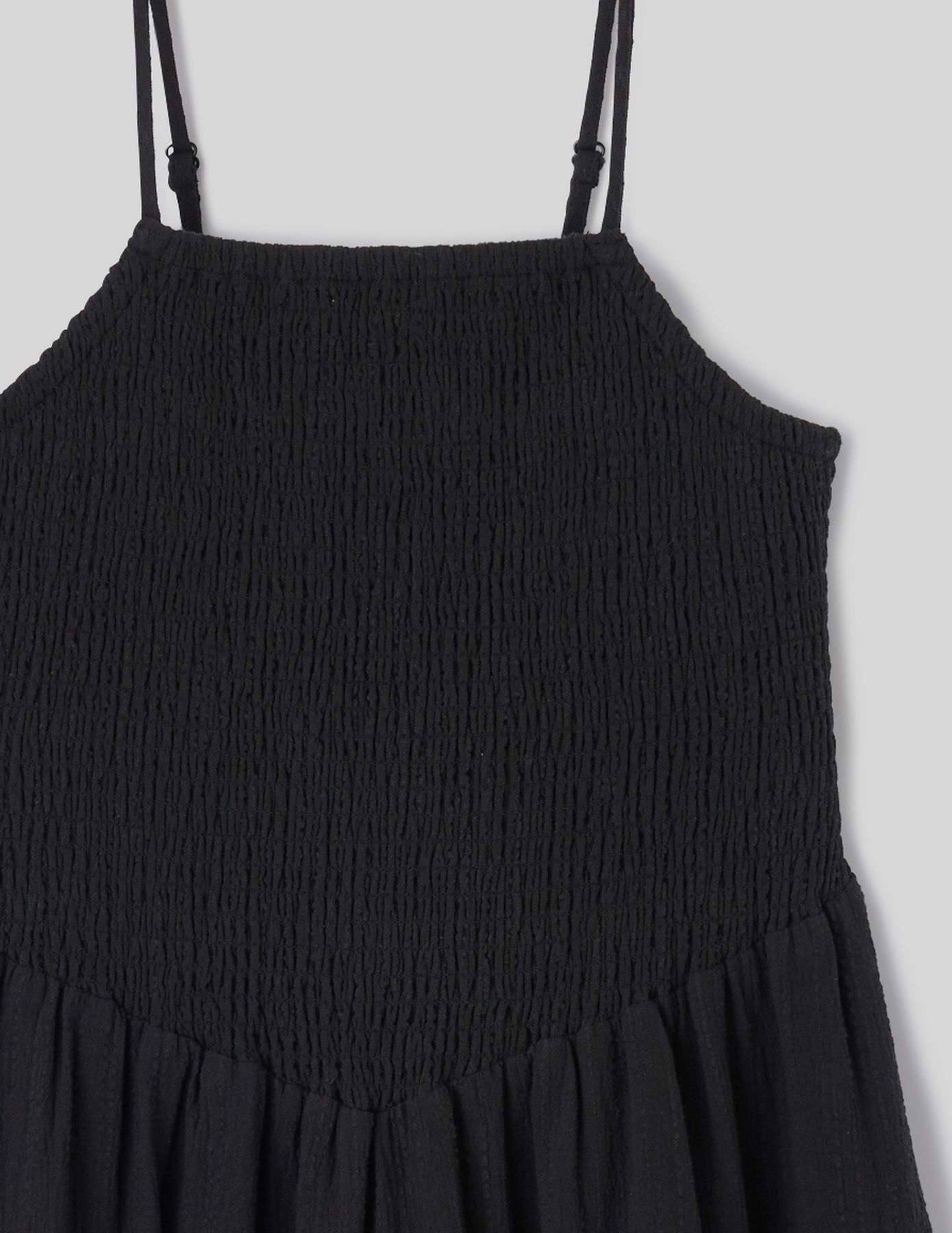 Robe courte smock&eacute;e