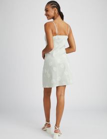 Robe courte brodée