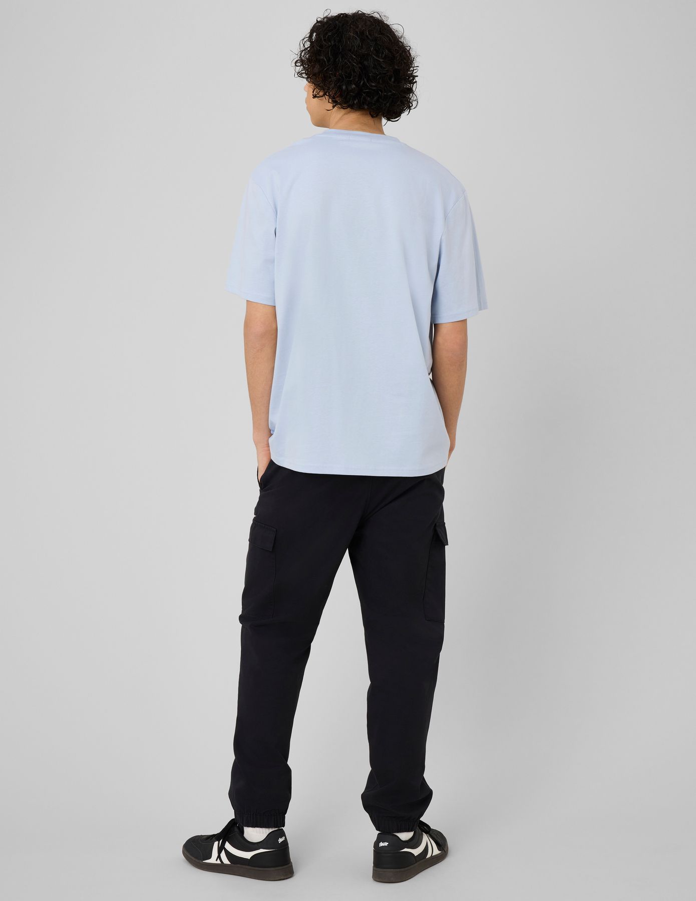 T-shirt broderie poitrine