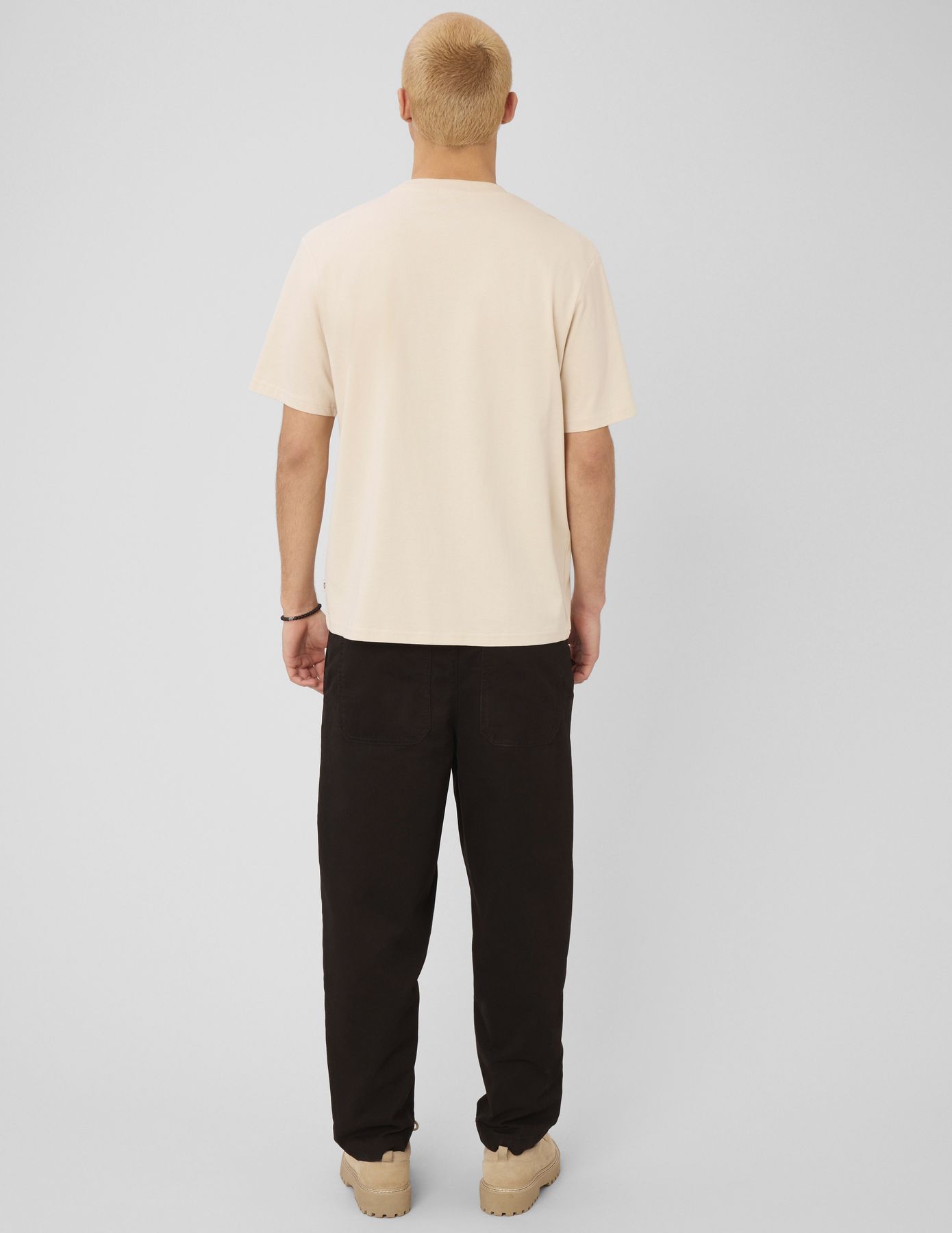 T-shirt broderie poitrine