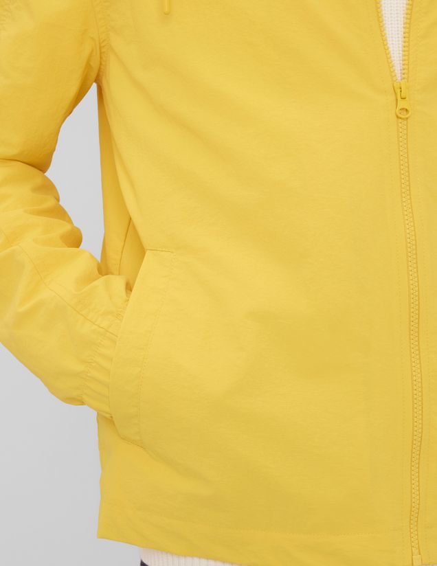 Blouson coup vent &agrave; capuche