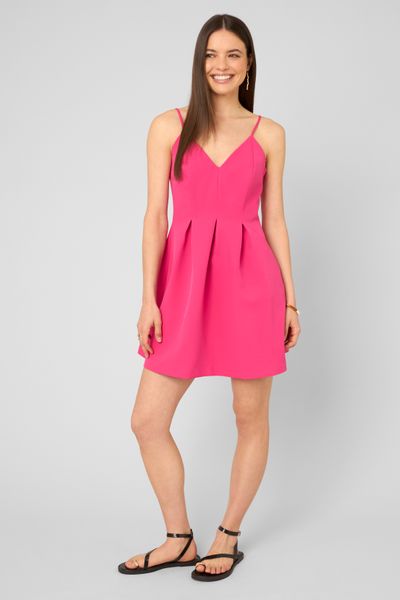 Robe courte &agrave; fines bretelles