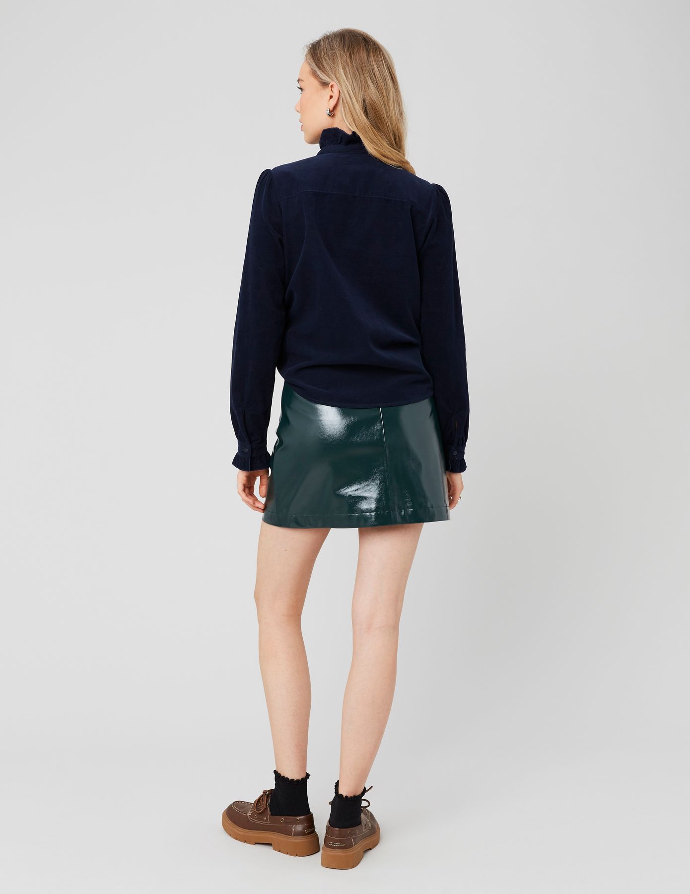 Blouse col montant en velours côtelé