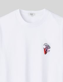 T-shirt broderie poitrine fleurs