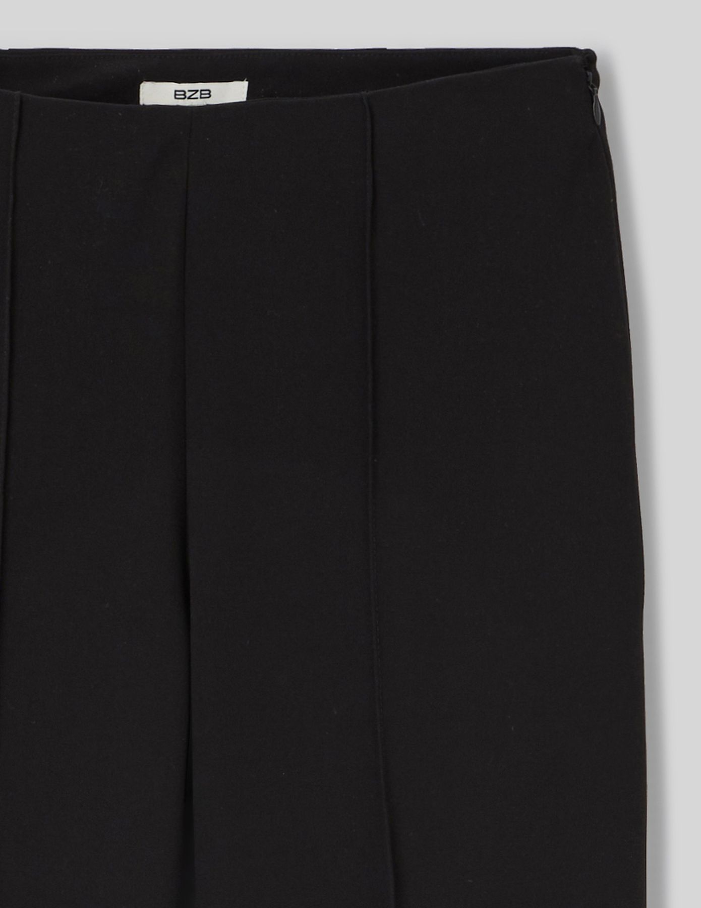 Pantalon plis marqué