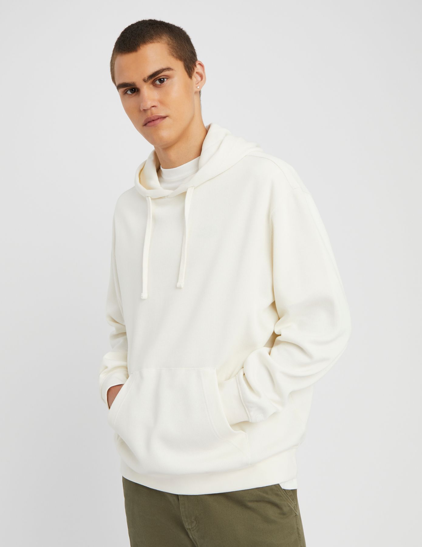 Sweat à capuche matière fantaisie