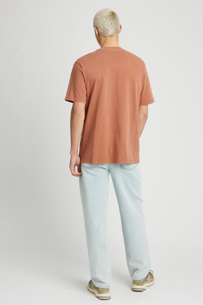 T-shirt broderie poitrine