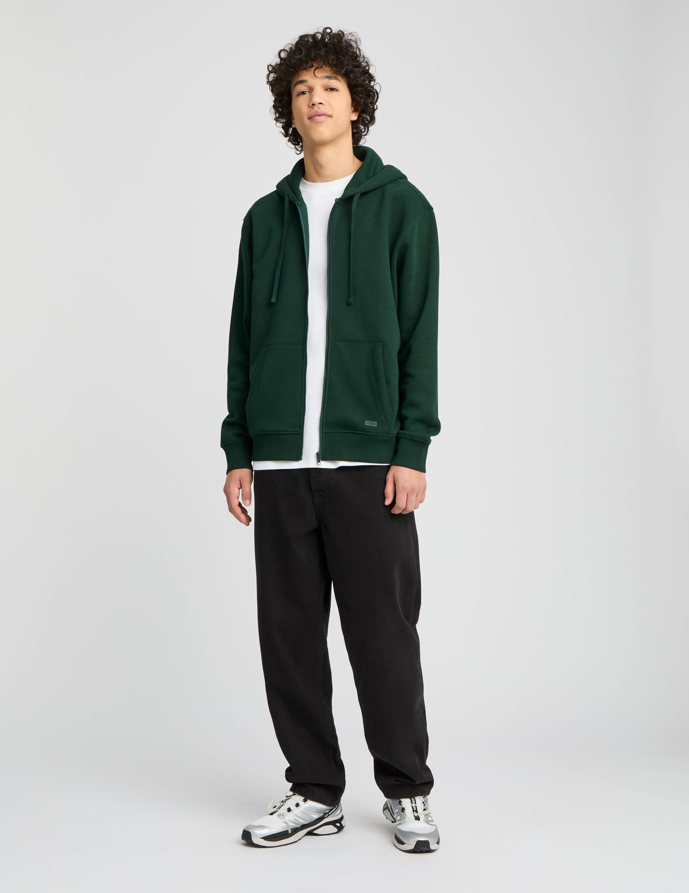 Sweat zipp&eacute; &agrave; capuche