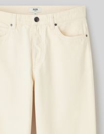 Jean loose
